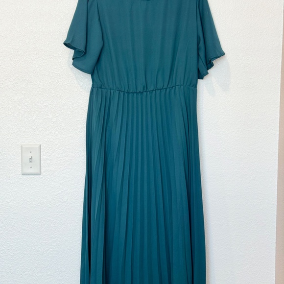 NEW (NWOT) Milumia Women's Elegant Belted Pleated Flounce Sleeve Long Dress - Picture 2 of 9